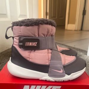 Girls Size 13 Nike Flex Advance Boots